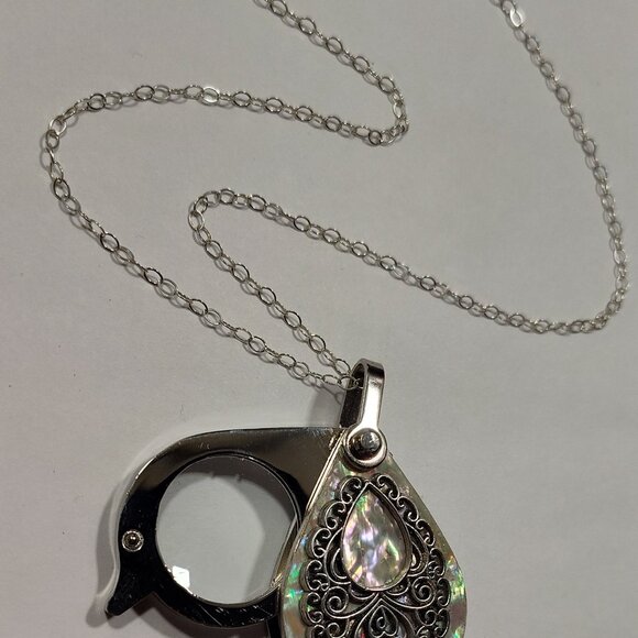 Magnifying Glass Mother of Pearl Ornate Style Embellishment Pendant Loupe Neckla - Picture 8 of 11